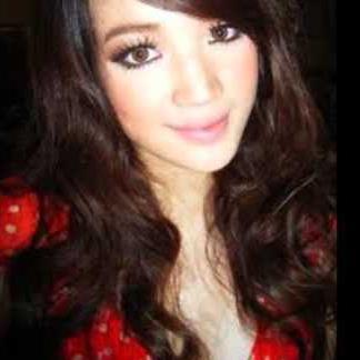 Alejandrina_Gan's profile picture. 