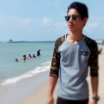 Still not have love in my life and waiting the moment..Just cool in life..
