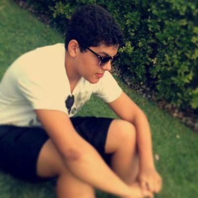 me acho engraçado 
tenho 14 anos
mas nem tudo é oq parece