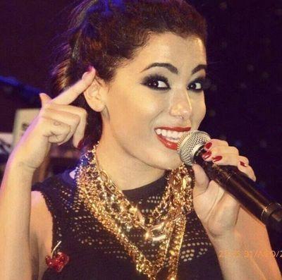 - Se eu pudesse te fazer apenas um pedido seria : se cuida , por favor , porque assim você estará cuidando também de mim .. eu te amo @Anitta .. ❤