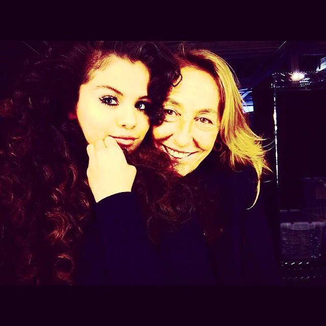 sextingmami's profile picture. it's the most wonderful time of the year.