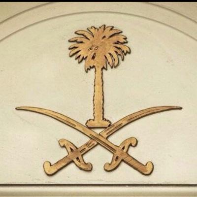تدري متى يلعب بك الهم والشوق لا صرت تغلي واحد ما تشوفہ . - ♡