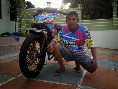 Hidup ini hanya sesaat..Jalani, nikmati dan syukurin.. Jangan pernah ngeluh tentang hidup