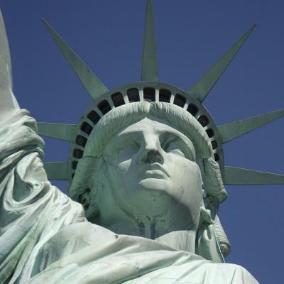 Economist, graduate, writer, philosopher and other things I dream of being ;p #libertarian #francophile #freedom #loveislove #LGBT #NOH8 #liberty #followback