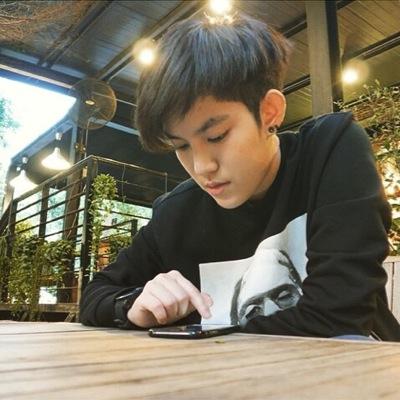 Hi! Tiniiz from Brunei Darussalam. Mentions for follow back! Follow us. Thankyou. . Lots of lurv @tiniiz. ❤️.
