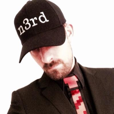 agnosgeek | ex #brand évangéliste #écomobilité @ninebotFR | dextérite #digital | me démarque en #marketing | assassin de https://t.co/sD2jfra5Uy | #AFOL #LEGO