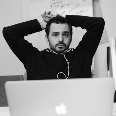 #designer #graphiste #da #dirigeant Agence #Newriver / intervenant à l'école #Axesud Toulouse / http://t.co/6CNyWuzg