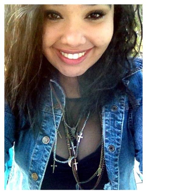 VictoriqueSama's profile picture. Ask.