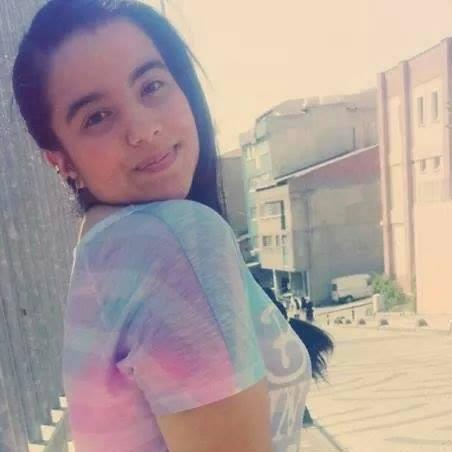Biliyorum imkansız bu aşk ama hükmedemiyorum kendime çünkü Yüreğim seni çok sevdi ..