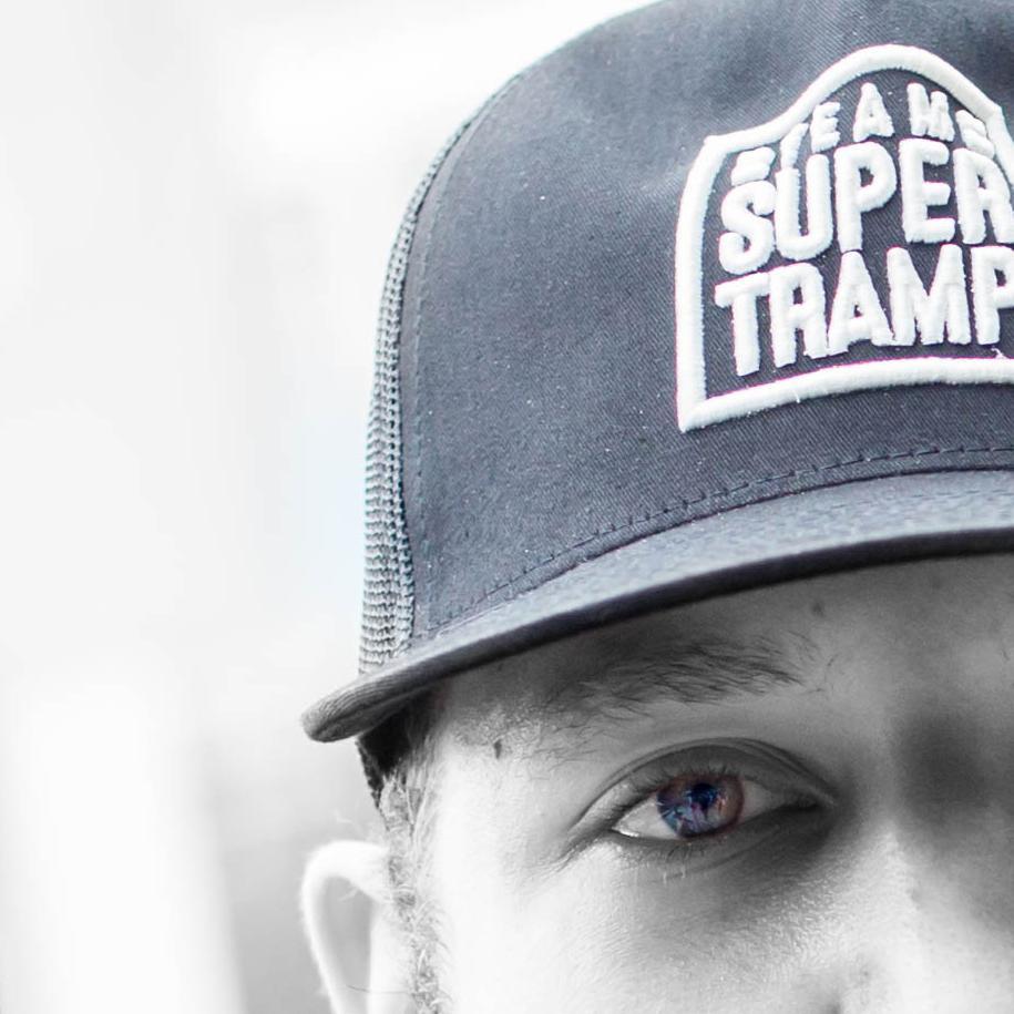 Konterer's profile picture. German (Fake-)Badboy, Fotograf/Videograf, Youtuber, Cosplayfanboy :D more at https://t.co/Q724SPu173