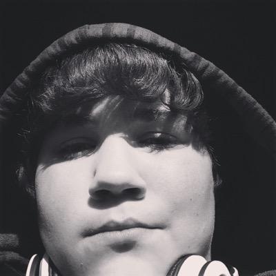 mikey_ramsey33's profile picture. im a christian, im a gamer, i like to read, and im AWESOME!!!...