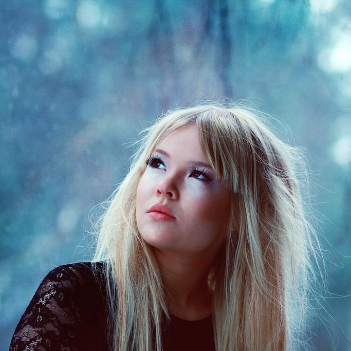 Singer and an artist from Finland.

 info@albaofficial.com