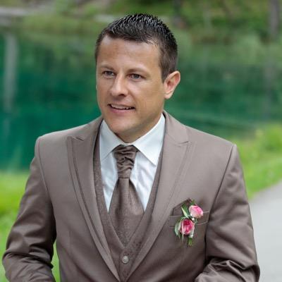 Mein Ziel ist es in allen Belangen zu gewinnen. Ich will beruflich erfolgreich, ein guter Vater und Ehemann, sportlich und gesund, gebildet und vermögend sein.