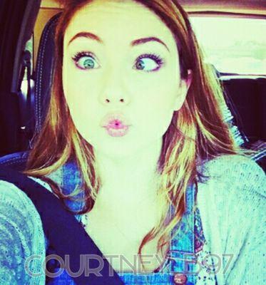 Meredith makes me smile and she has a heart of gold ✌