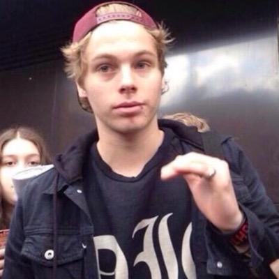 FREE FOLLOW GO FOLLOW @inkedupmalum i follow back