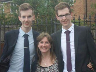 nhenwood28's profile picture. 