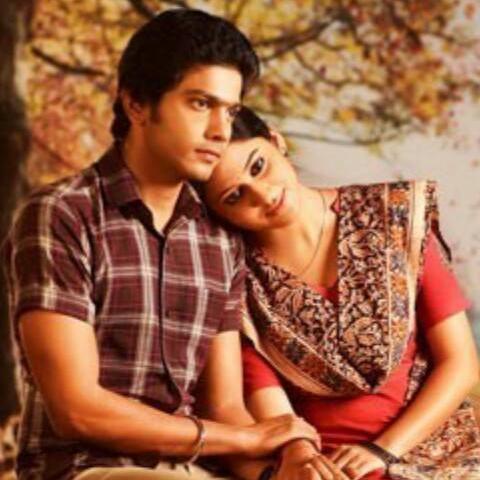 revathireva95's profile picture. 