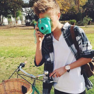 i changed my username, i'm @pxlisades now!