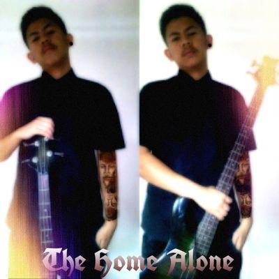 Bassist for @TheHomealone                                                                |Pop Punk| Im just an ordinary person is not free from mistakes..