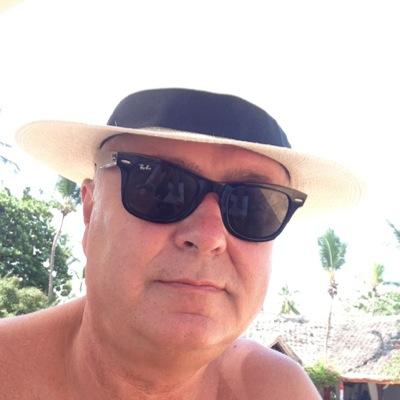 „Ci, którzy zakładają klapki na oczy, powinni pamiętać, że w zestawie znajduje się również uzda i bat” - S.J.Lec