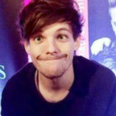 please go + follow @vlogziall ilysm !!!!!