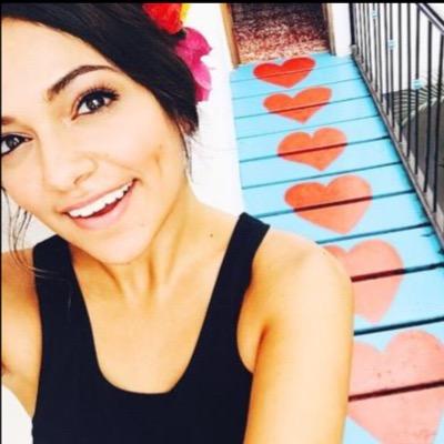 bethanymota_mac's profile picture. You have a nose and i have a nose so you nose what thats means