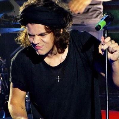 @Harry_Styles is my life. 3