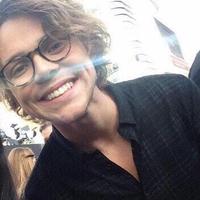 ♡WE LOVE ASHTON♡ (@5sos_sisters___) Twitter profile photo