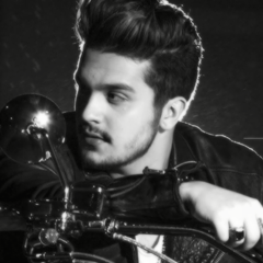 Fã-clube criado no dia 20/12/14 ,fã desde 2009. Aqui vocês irão ficar sabendo ,TUDO oque rola na vida do Cantor Luan Santana. Te amo @luansantana