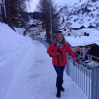 surfdreamerlynn's profile picture. 