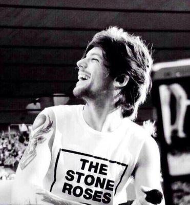 I like really tall guys. like guys that are 10 ft tall #letlarrylove