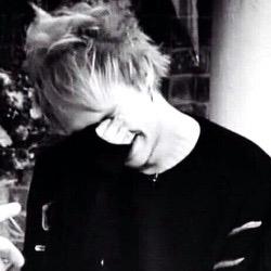 free follow bc ily but pls follow @hearteyeIuke bc she gave you this follow xx