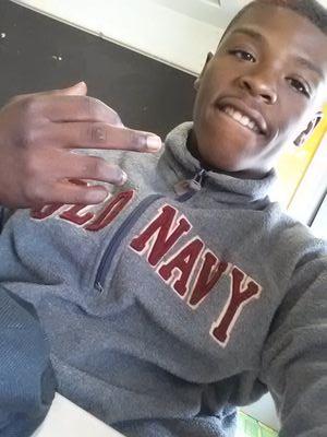 My First Twitter 
Follow Me I Follow Right Back
They call me Tunka
I'm 700 #StrictlyBlock 
Money aint Everything but its Something