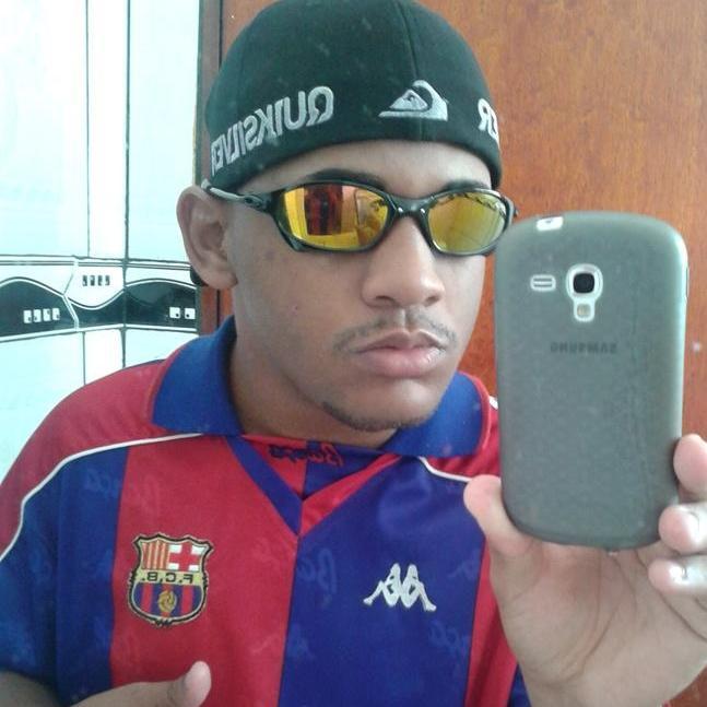 MC Lúh - EUA ,Oh Melhor Pais do Mundo....
Paginas com 599 Bilhões de Curtidas #Monstro...