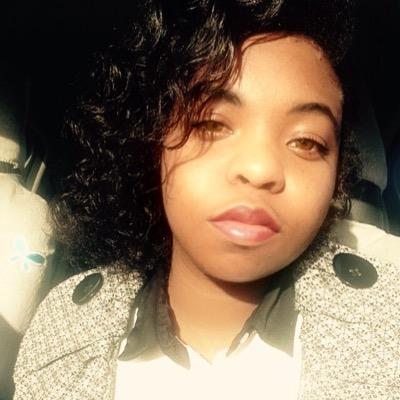 Singer-Songwriter. Potential YouTuber. Love being creative & Love being a happy girl ^.^