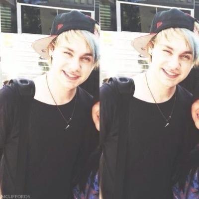 I gave you a free follow to help you gain so follow @damnastxn for me please