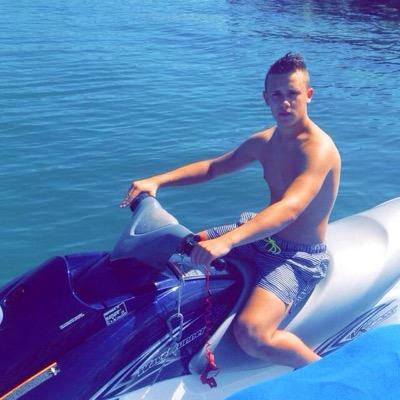 snap : alexis1707 nouveau sur tweeter !