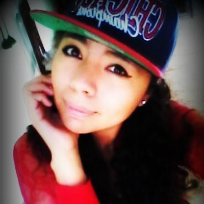 ♥ ♥  I'm someone who likes talk .....but just those that give me confidence ♥ ♥ -_^