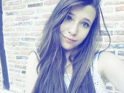 AlizeeG20's profile picture. Parfois, la seule personne en qui nous pouvons avoir
confiance n'est autre que nous même