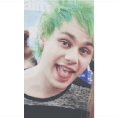 congrats! youve followed @awkwoash or her backup -- shes on follow limit, this is her follow so dont unfollow!!