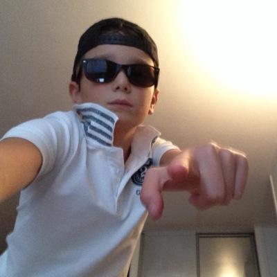 Abonner vous sur ma chaine youtube minecraft aventure lancelot net et si vous aimer les beaux  gosses