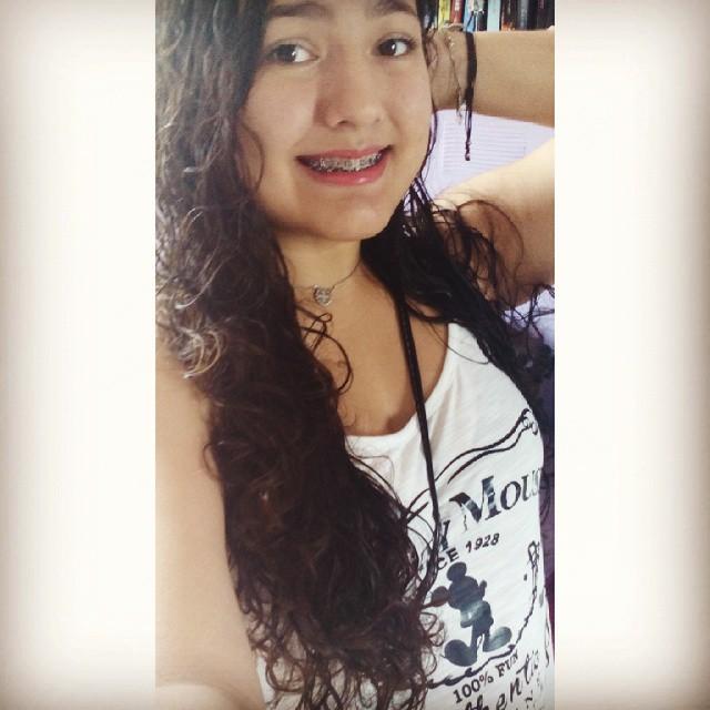 Ficwriter nas horas vagas. Amo ler. Amo escrever. Amo comer woeiwoeio / Sigo de volta. ;*