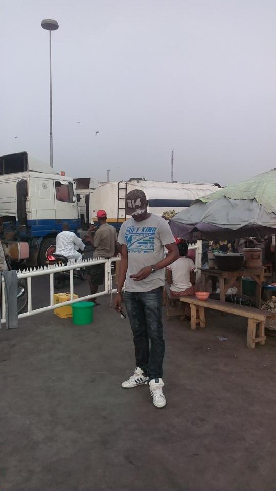 Am a 30yrs old young man, am single and a christian, a never go back fan of wwe.