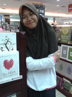kenalin nama Aku Anastasya Telik Bernadine panggilan Ku Sasa,umurKu 13th..SALAM KENAL ^^