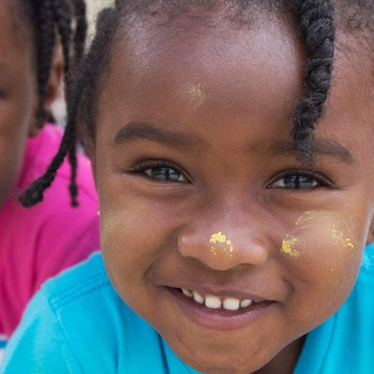 A program under @theCampTLC bringing art camp to foster kids + low-income families of Los Angeles!
♥IG @socalheartsla