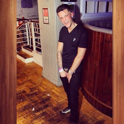 Instagram: rhysthompsonn                              I will travel the world