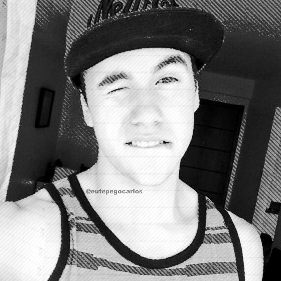 Eu sei que é do seu sorriso que eu preciso. Fã do Carlos de Santana Carneiro Filho. U Smile I Smile @WhoIsCarlos. ♥