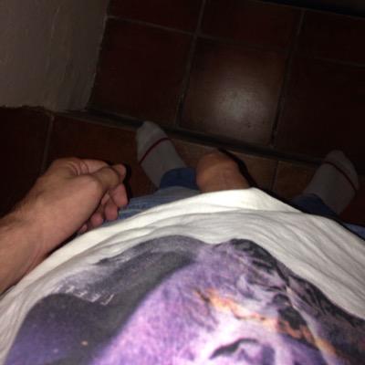 enviedechatt's profile picture. 