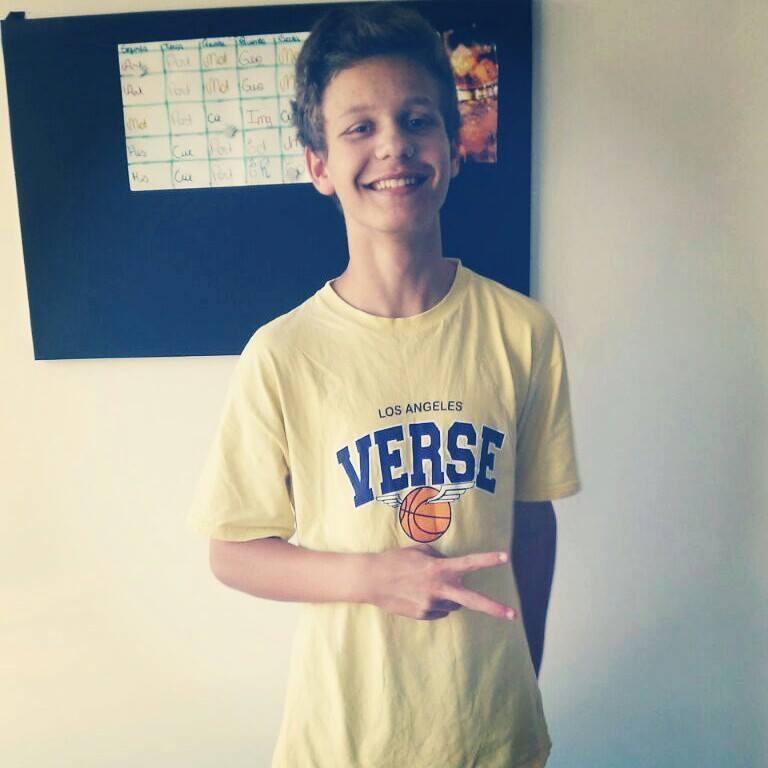 só vim aqui pra constar que o léo é o MEU putinho e eu amo ele , tmj migs ✌@Schaaaay_ aqui ;*