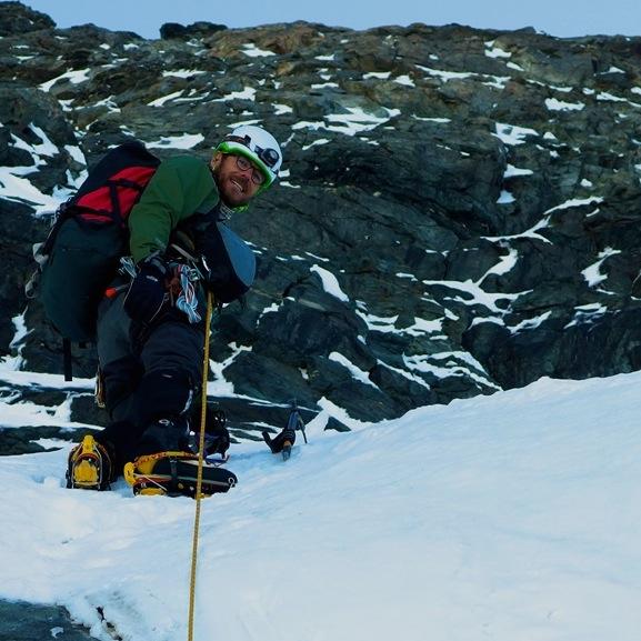Geologist, climber and aspiring photographer and sometimes end up mixing the three together,,